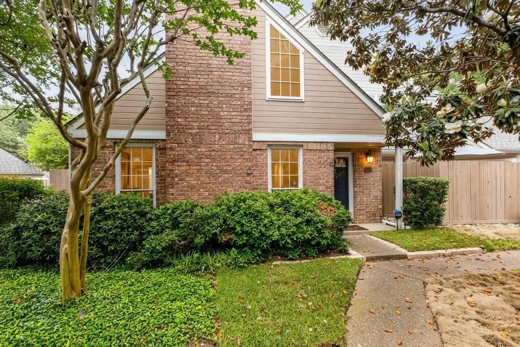 17820 Windflower Way 701, Dallas