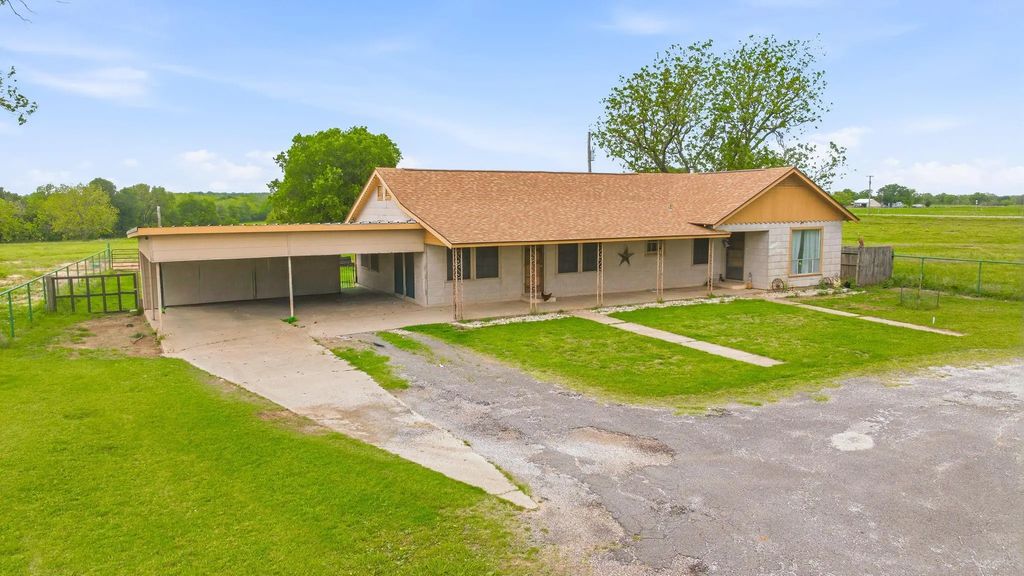 7450 E Highway 6 2, De Leon
