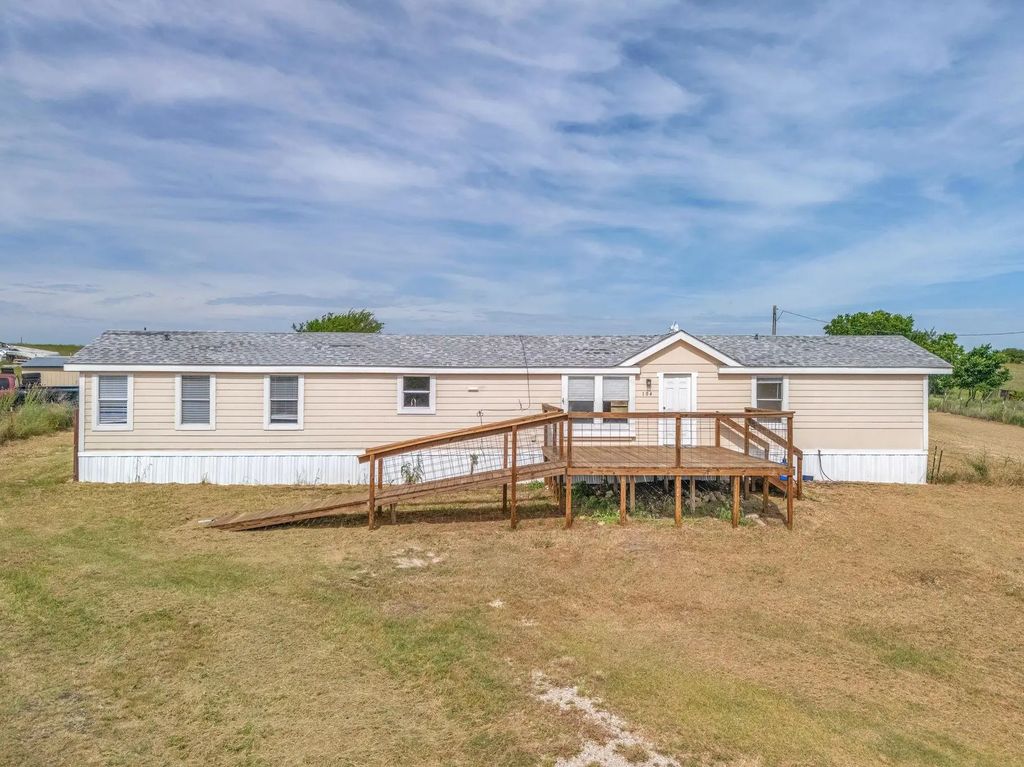 104 Layfield Lane, New Fairview