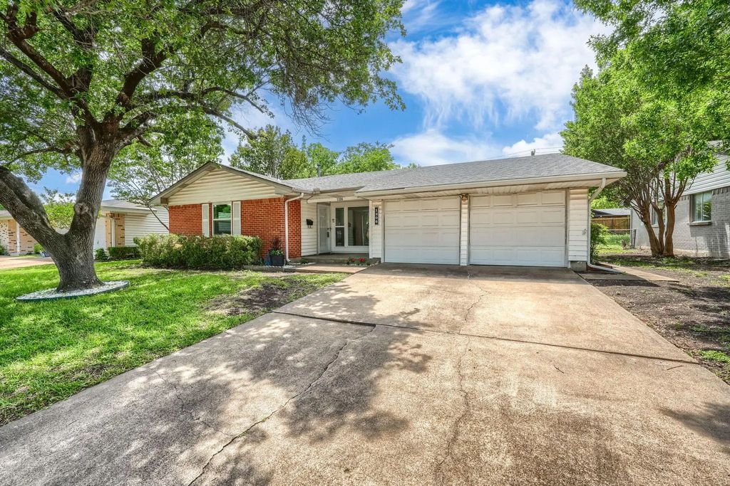 1306 Carroll Drive, Garland