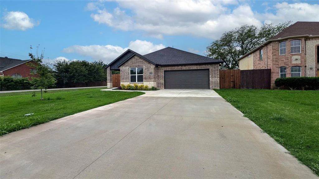 1625 Avenue D, Grand Prairie
