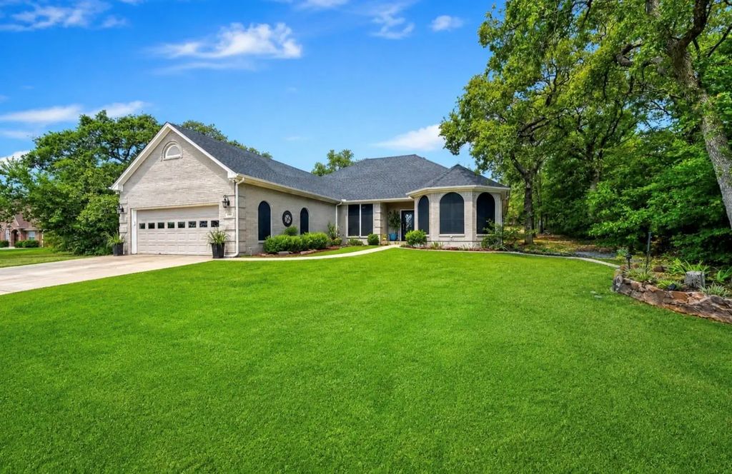 130 Cayuga Trail, Lake Kiowa