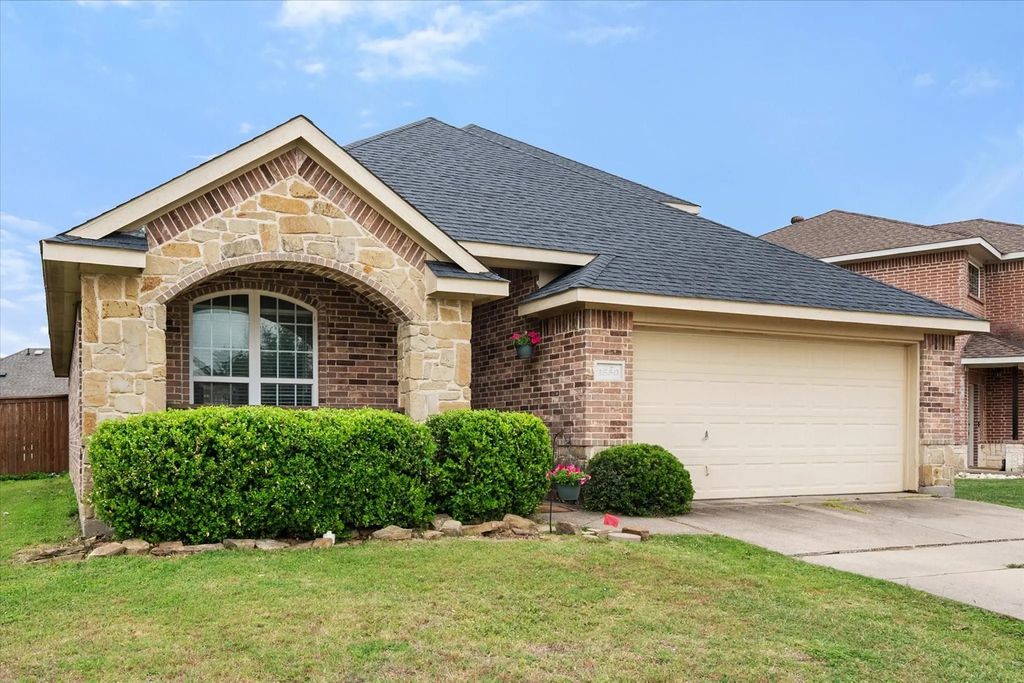 1650 Country Hills Drive, Waxahachie