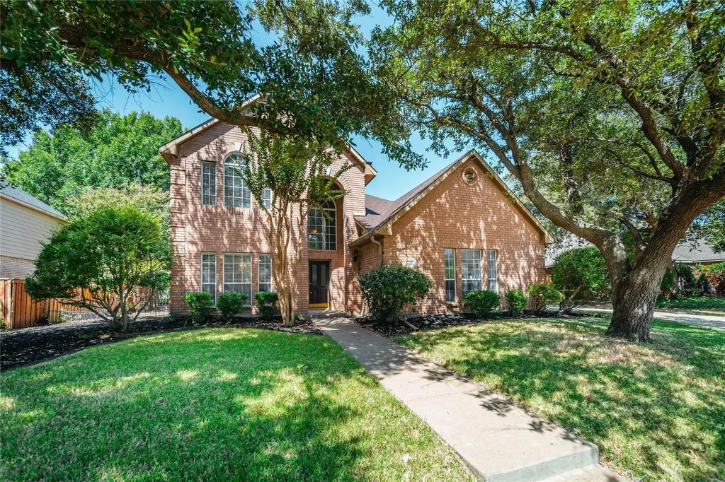 5201 Belle Chasse Lane, Frisco