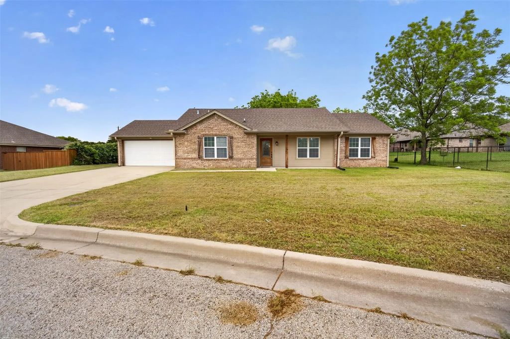 505 E 5th Street, Springtown