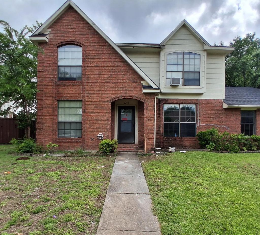 2215 Stillwater Drive, Mesquite
