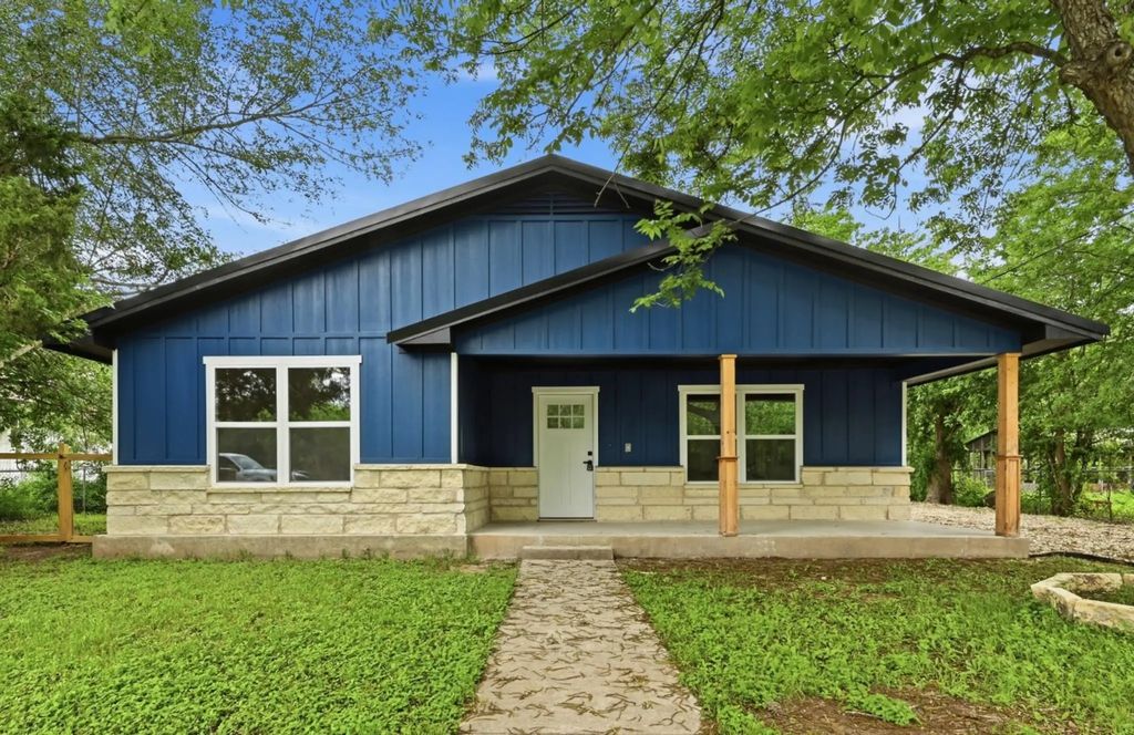 827 Clearfork Street, Lockhart
