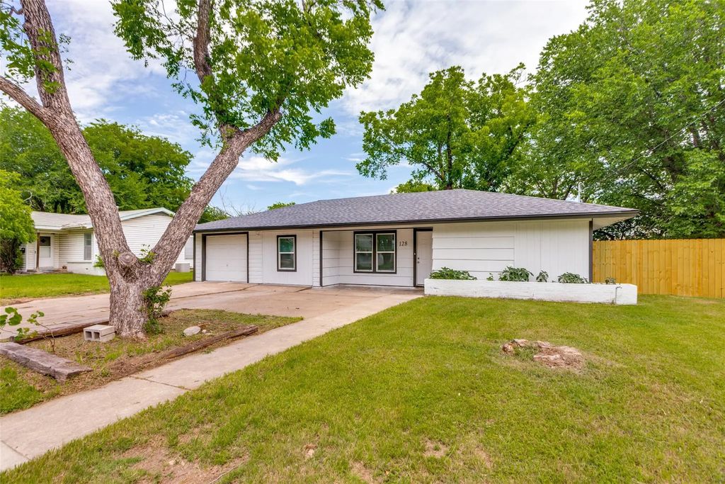 128 Nw Lorna Street, Burleson