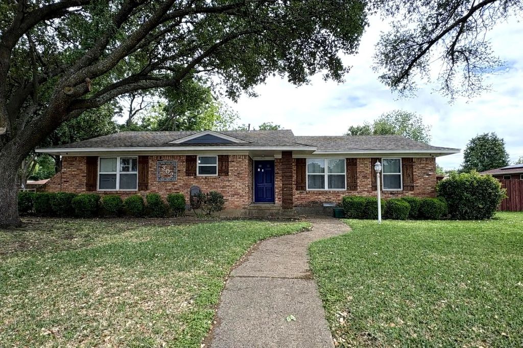 302 Van Rowe Avenue, Duncanville
