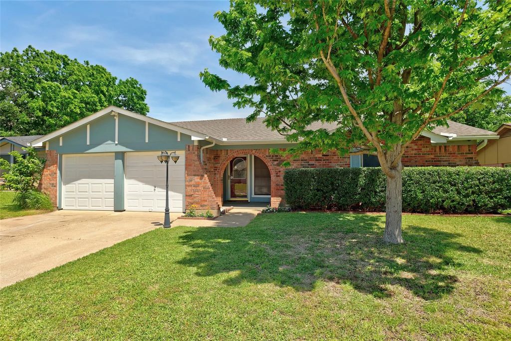 105 Countryside Drive, Arlington