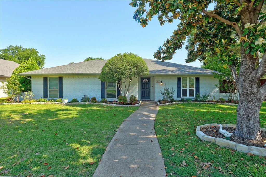 1911 University Drive, Richardson