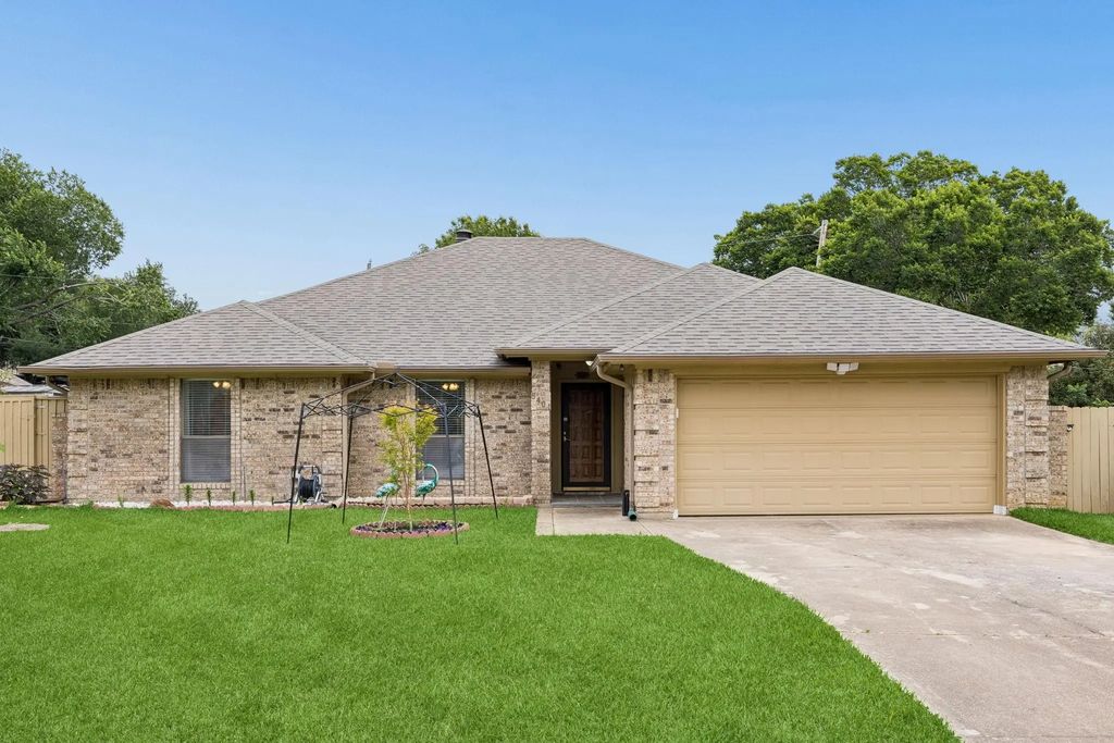 5401 Oak Branch Drive, Arlington