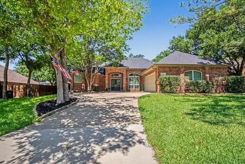 616 Indian Creek Drive, Trophy Club