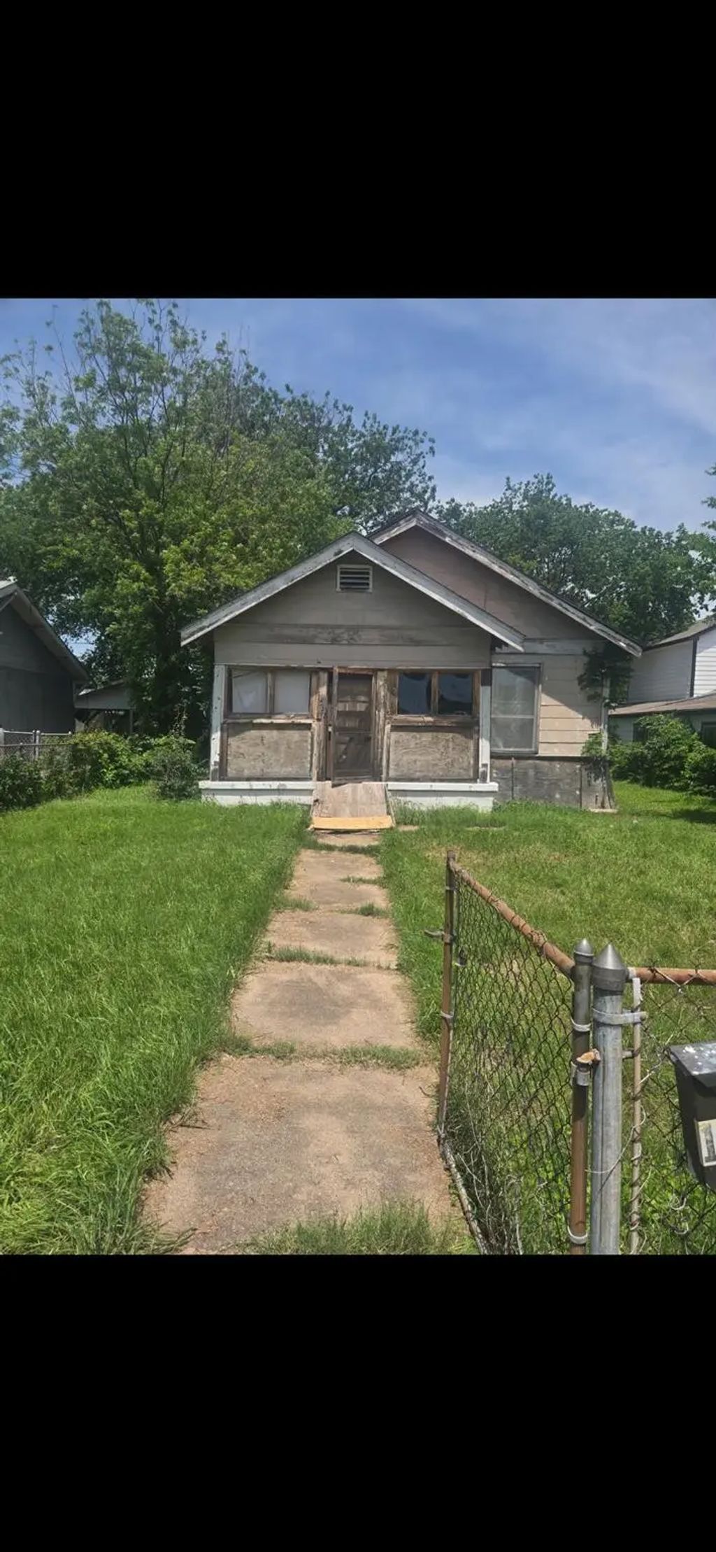 1511 Iowa, Dallas