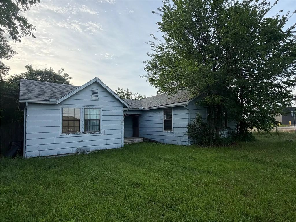 408 Crestview Drive, Kennedale