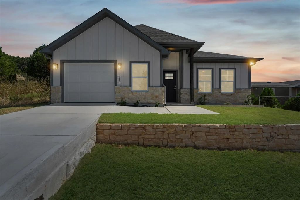 913 Pease River Drive, Granbury