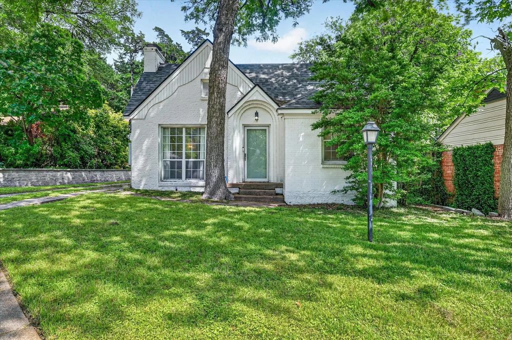 304 Appian Way, Dallas