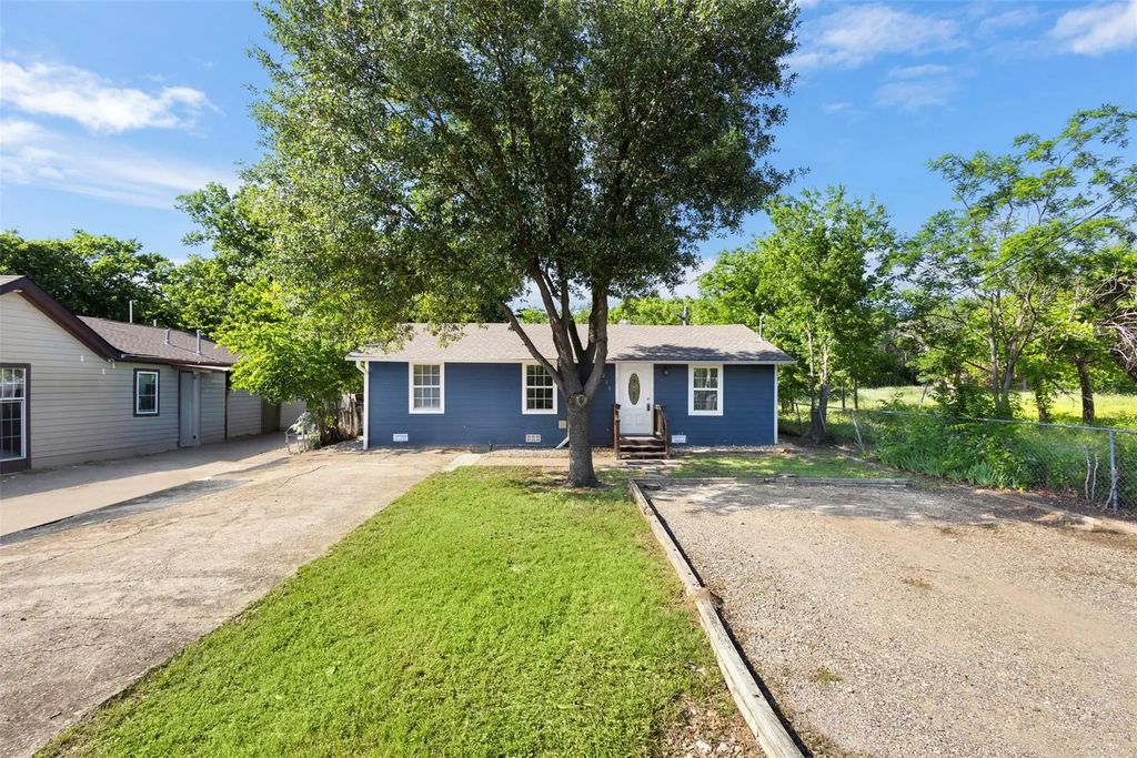 215 E 3rd Street, Ferris