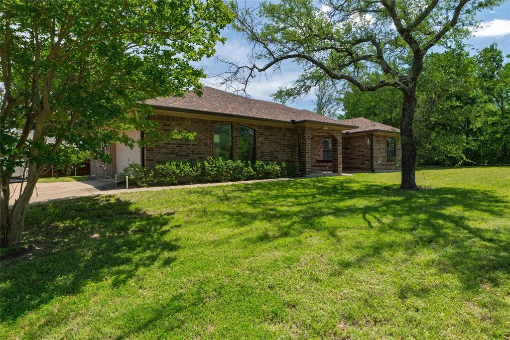 417 Big Creek Road, Willow Park
