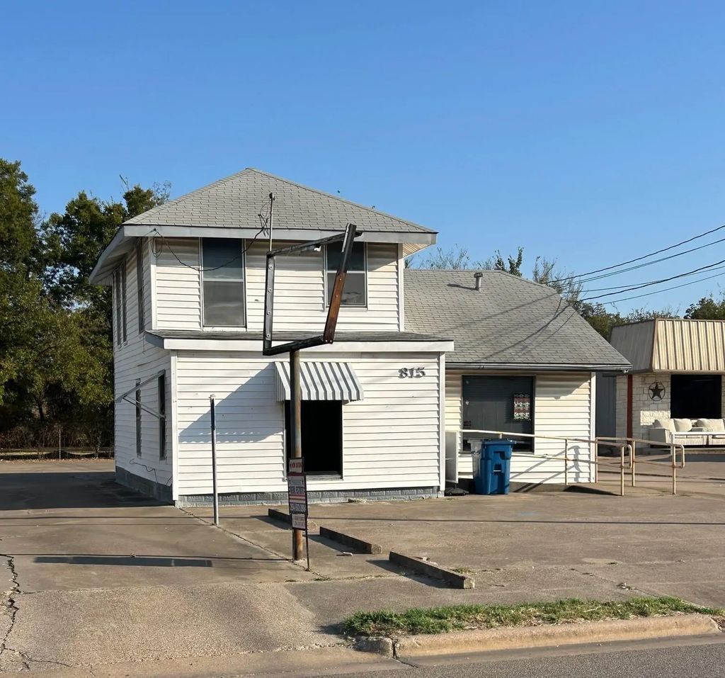 815 Milam Street, Mexia