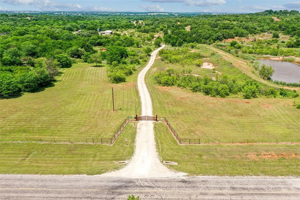 784 Fm 2953, Nocona