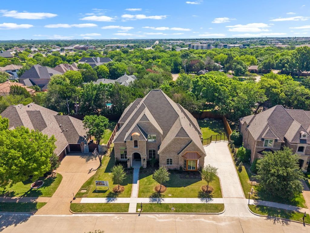 906 Beverly Circle, Cedar Hill
