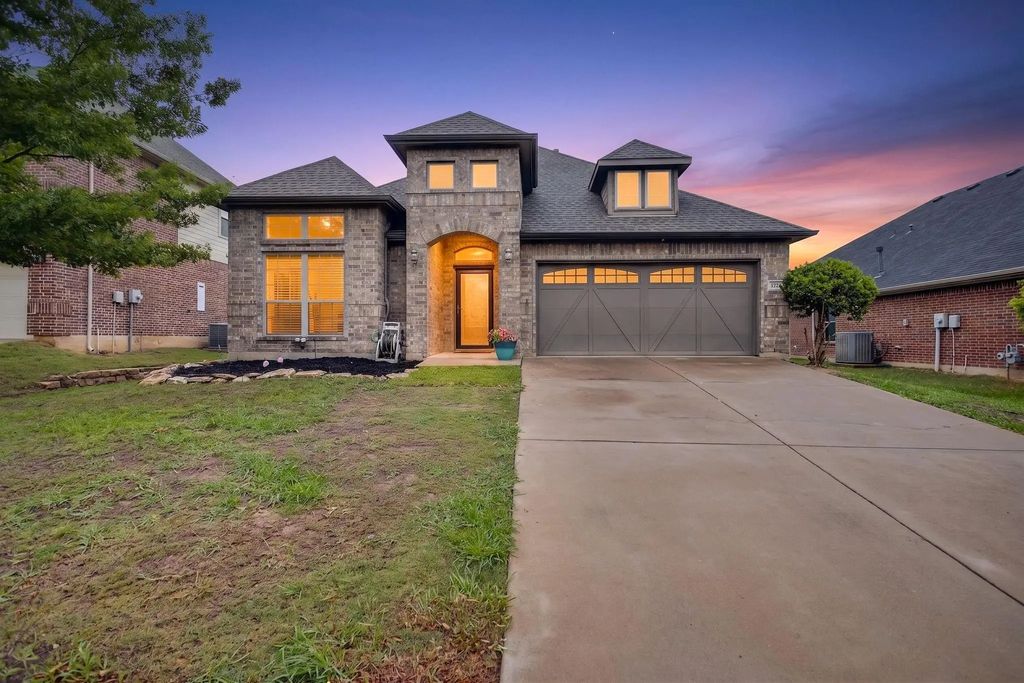 1227 Belle Meade Way, Burleson