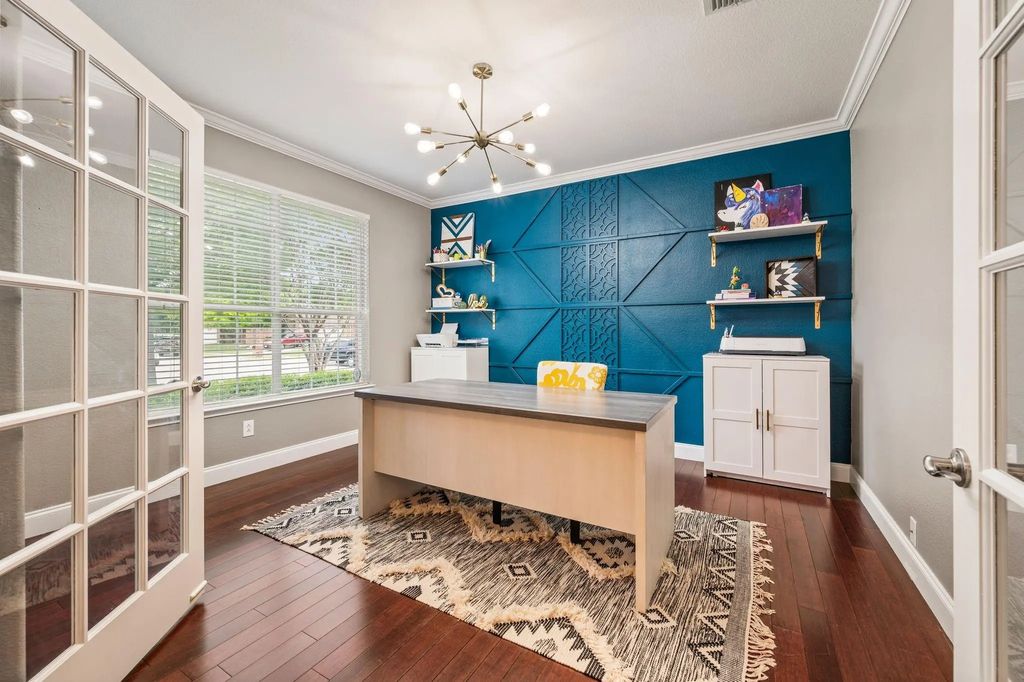 308 Bradbury Drive, Euless