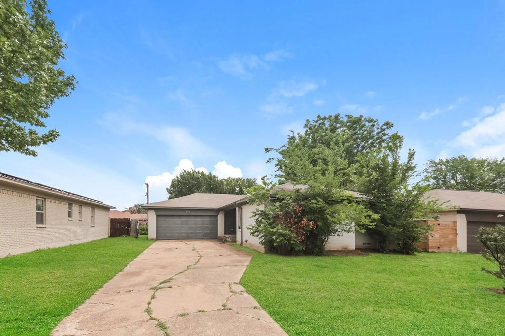 1718 Joan Drive, Dallas