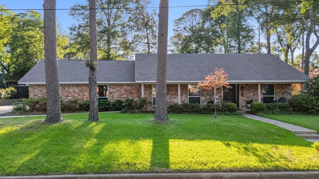 8229 Columbia Drive, Tyler