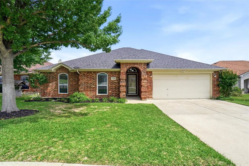 9316 Rhea Court, White Settlement