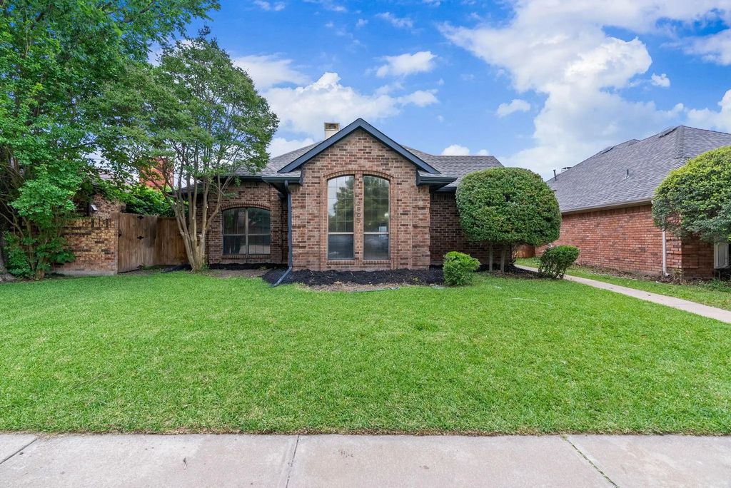2805 Big Oaks Drive, Garland