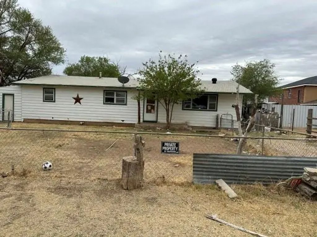 1005 136th Street, Lubbock
