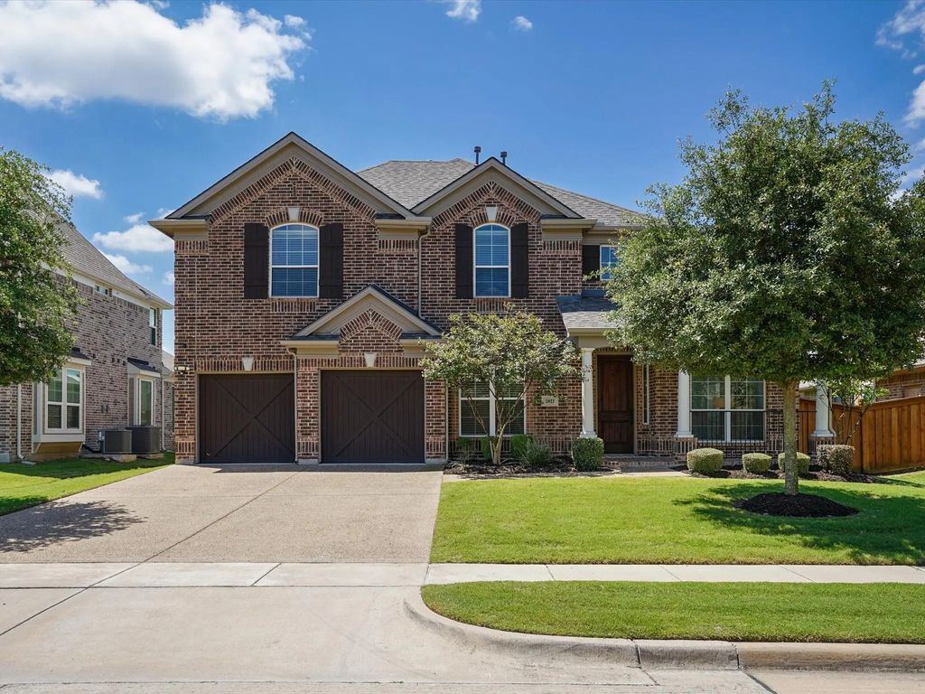 2827 Mariposa Drive, Grand Prairie
