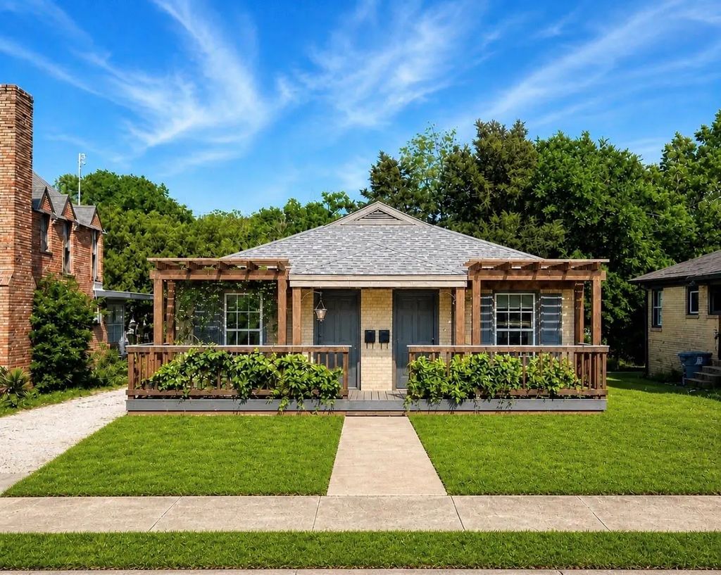 406 N Montreal Avenue, Dallas