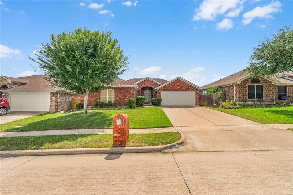 6926 Meadow Bend Drive, Arlington