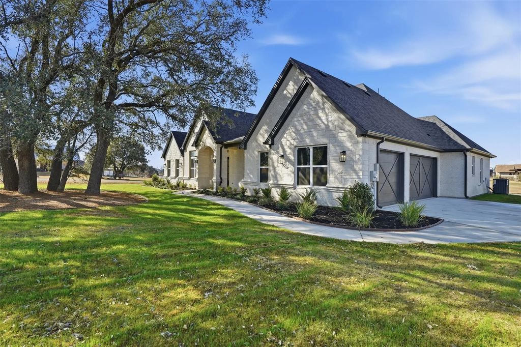 104 Trace Drive, Weatherford
