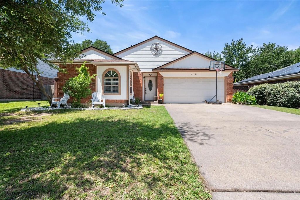 6716 Copperwood Court, Arlington