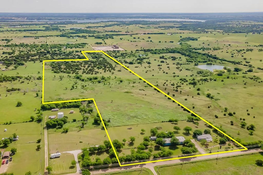 2137 County Road 1224, Cleburne