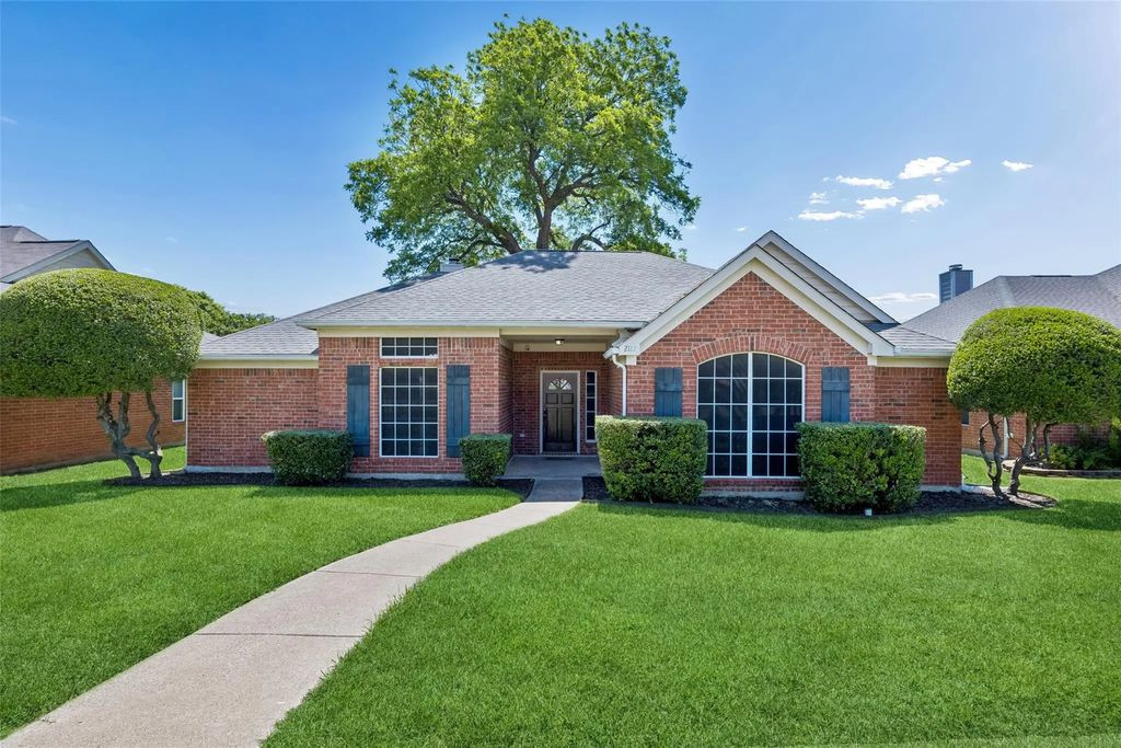 2117 Oak Bend Lane, Garland
