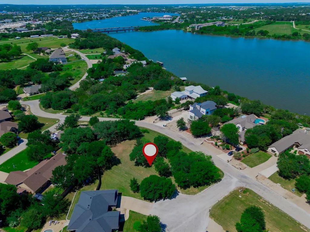 1701 Flagstone Court, Granbury