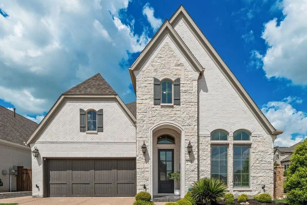 1753 Sir Dustin Lane, Carrollton