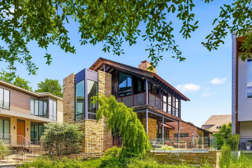 20 Vanguard Way, Dallas