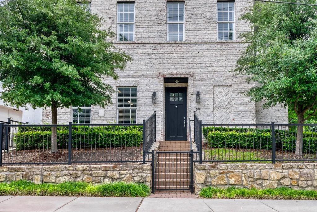 7333 Valley View Lane 601, Dallas