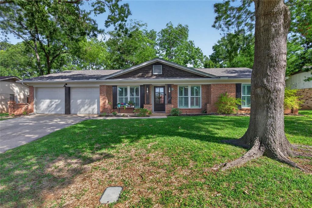 1917 Mesquite Trail, Hurst