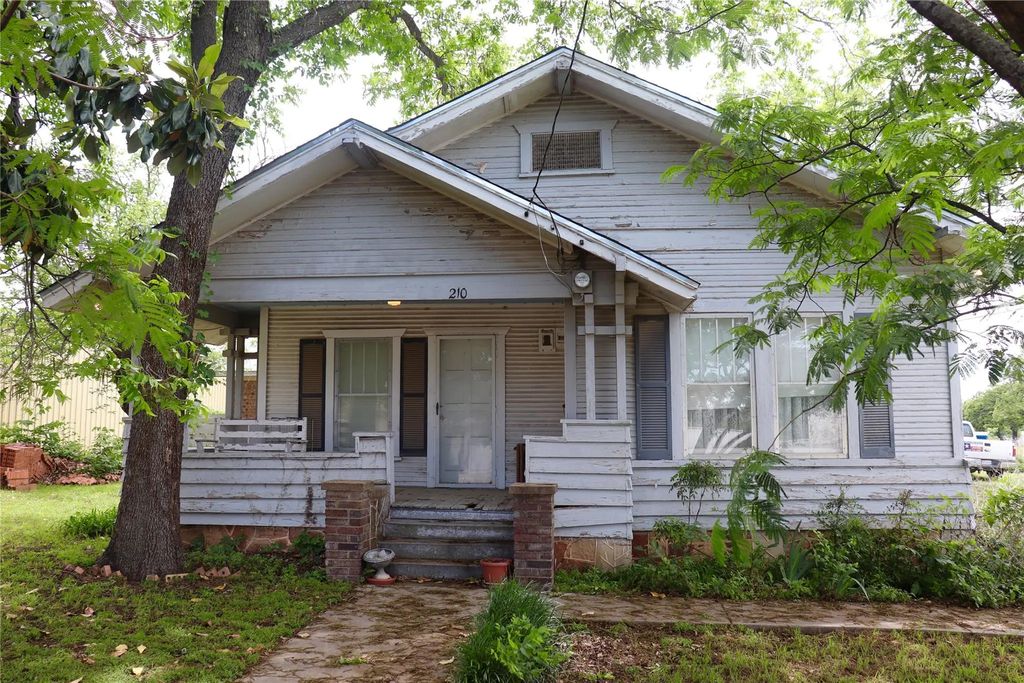 210 E Roberts Street, Gorman