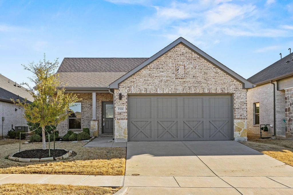 1522 Wayback Drive, Celina