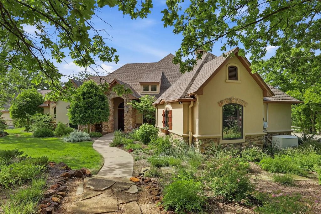 8000 Rhoads Road, Aubrey