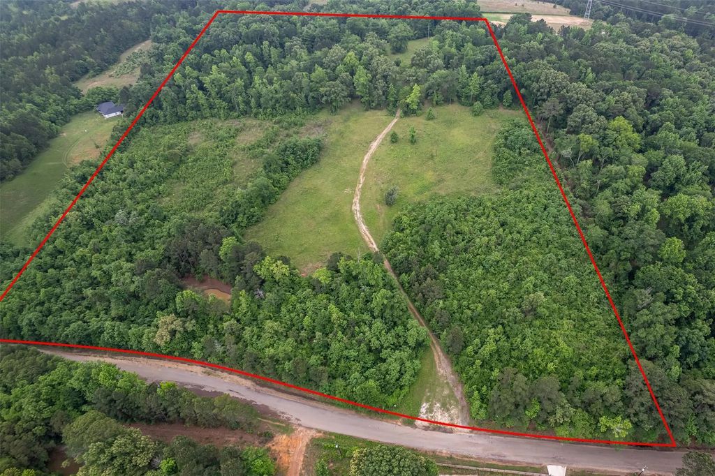 23050 County Road 244, Overton