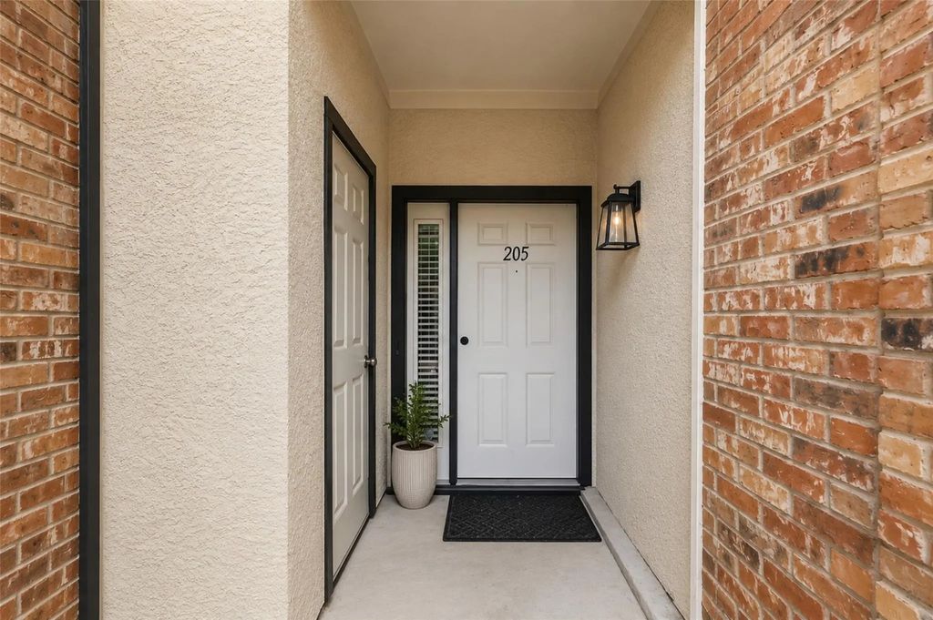 2835 Keller Springs Road 205, Carrollton